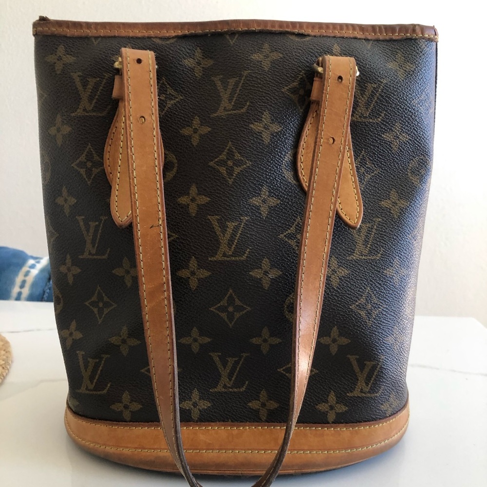 Louis Vuitton bucket bag pm